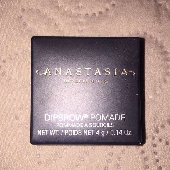 Anastasia Beverly Hills - Picture 1 of 7